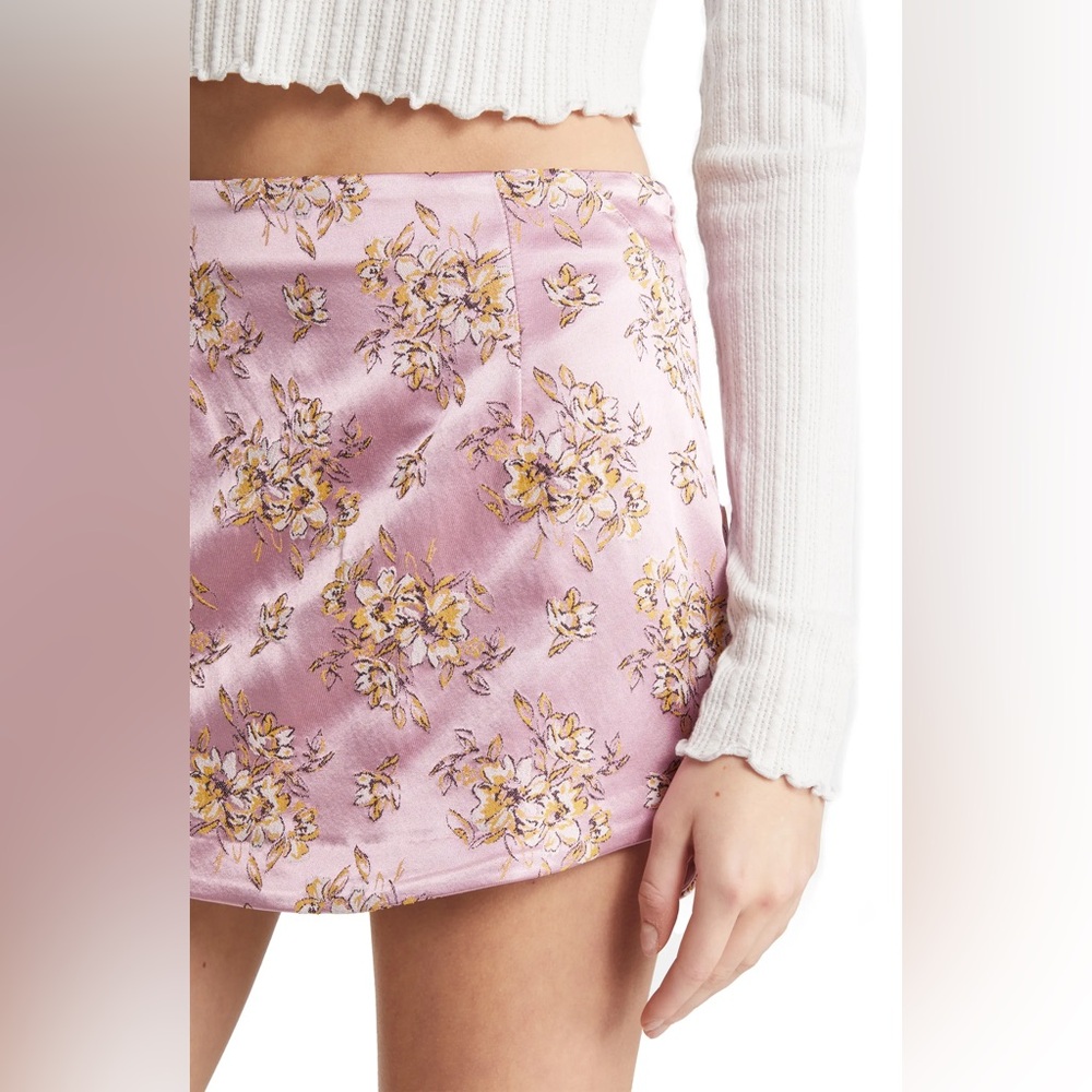 Free People pink floral embroidered mini skirt, size 4